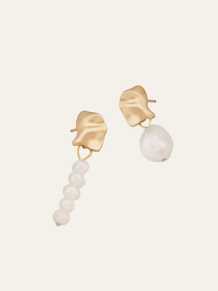 Boucles d'oreilles irrégulières en métal et perles