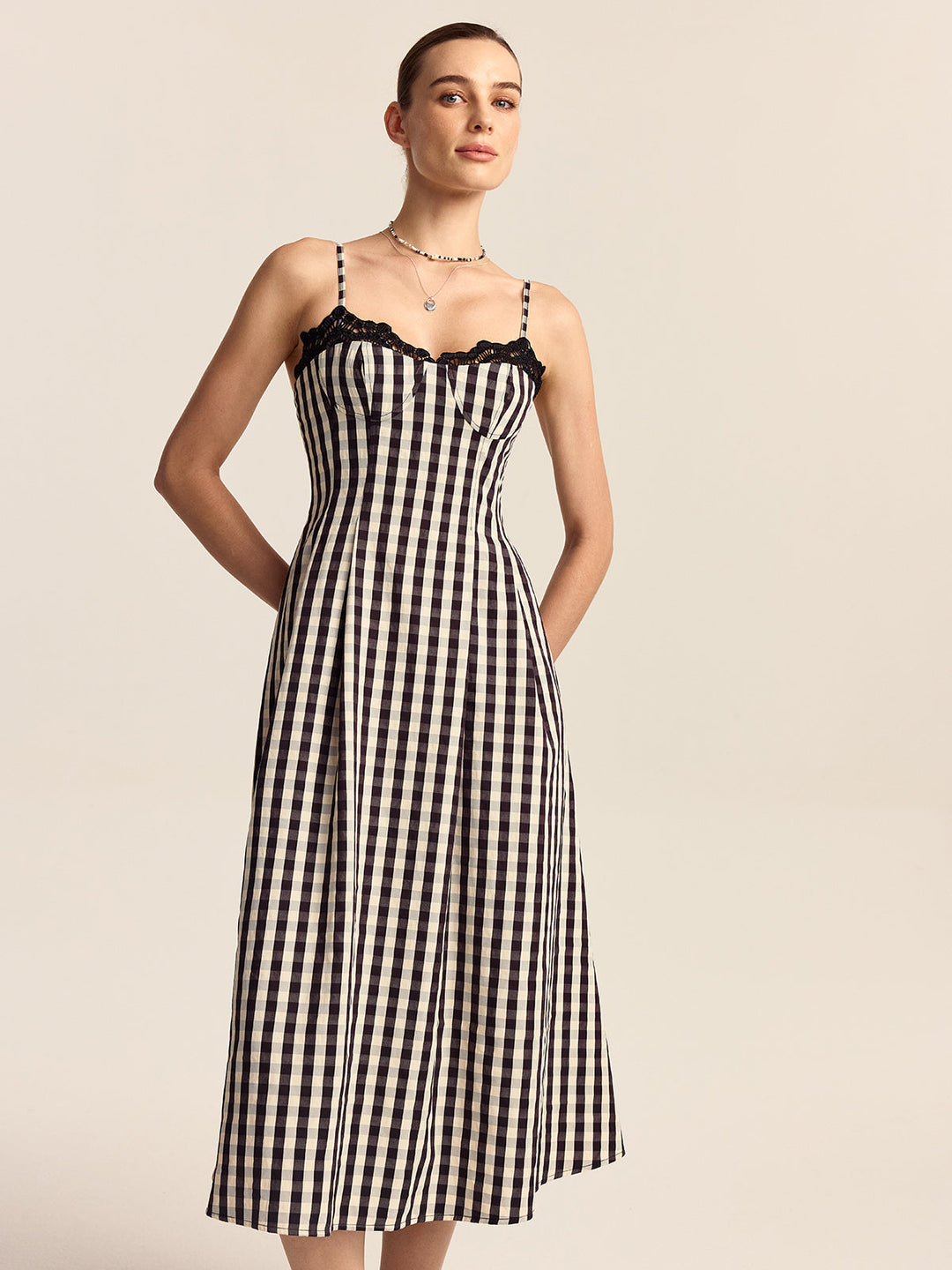 Robe Mi-longue à Bretelles Spaghetti à Carreaux Vichy avec Bordure en Dentelle