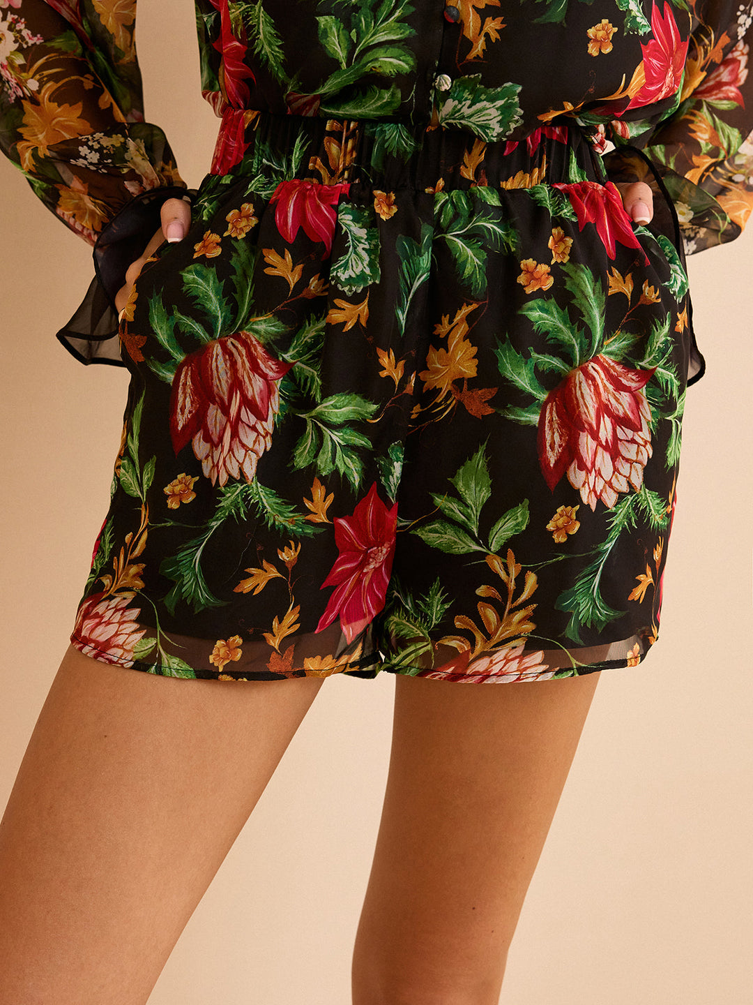 Shorts en mousseline à taille élastique avec imprimé floral