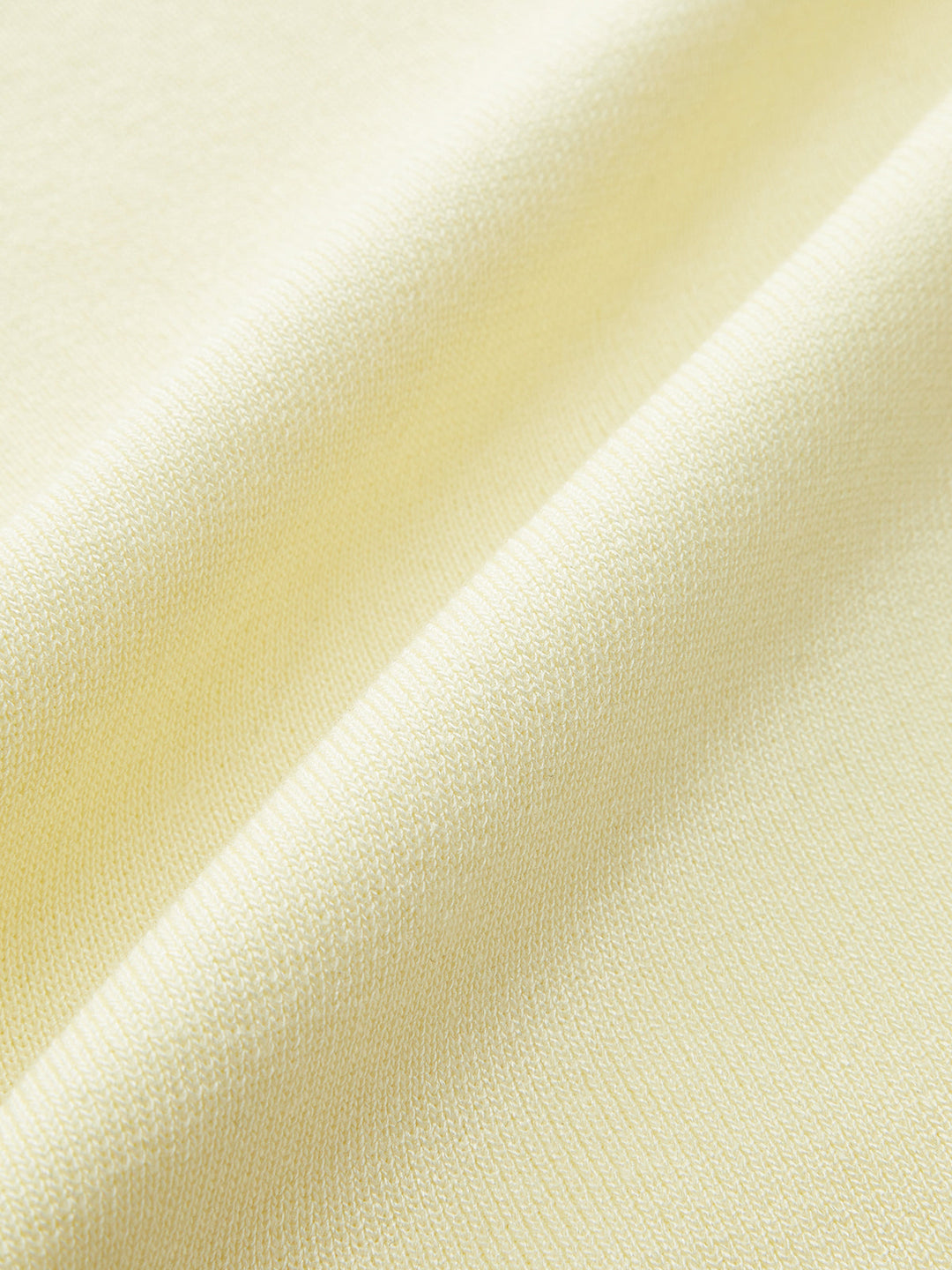 Haut en tricot à épaules dénudées avec ornements en cristal