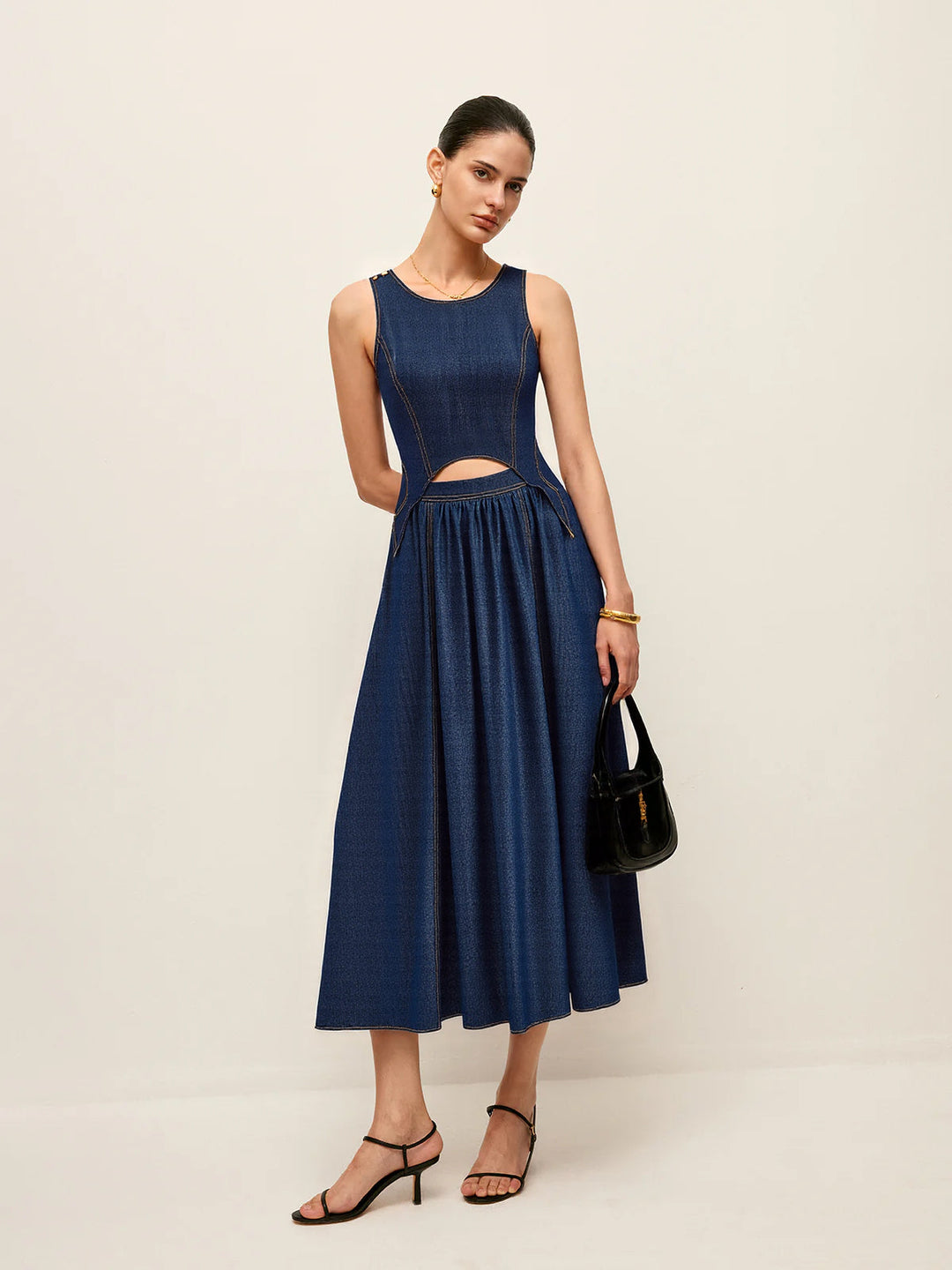 Robe mi-longue en jean découpée