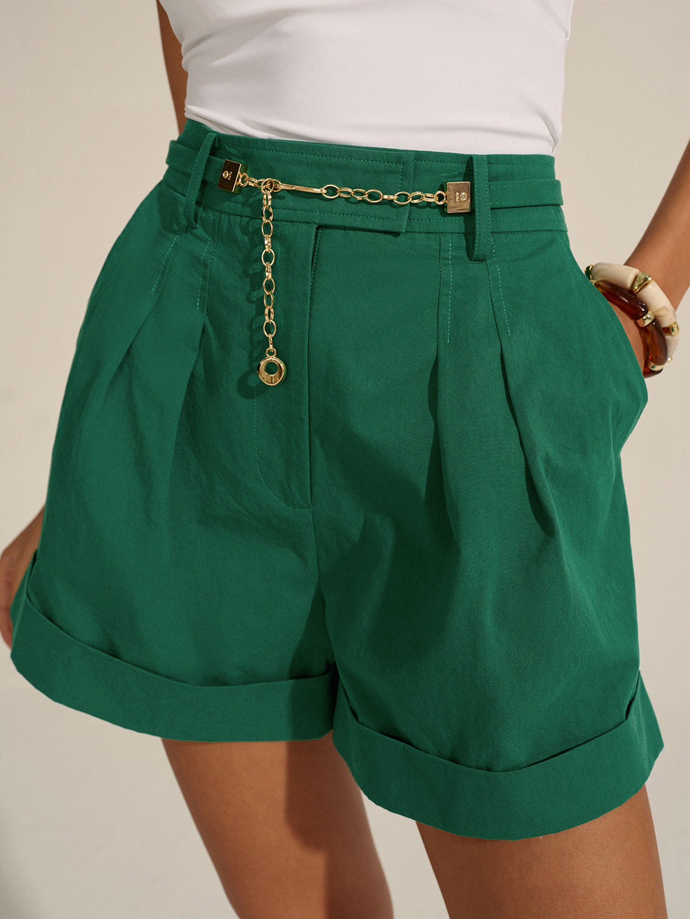 Shorts Bouffants à Chaîne Dorée