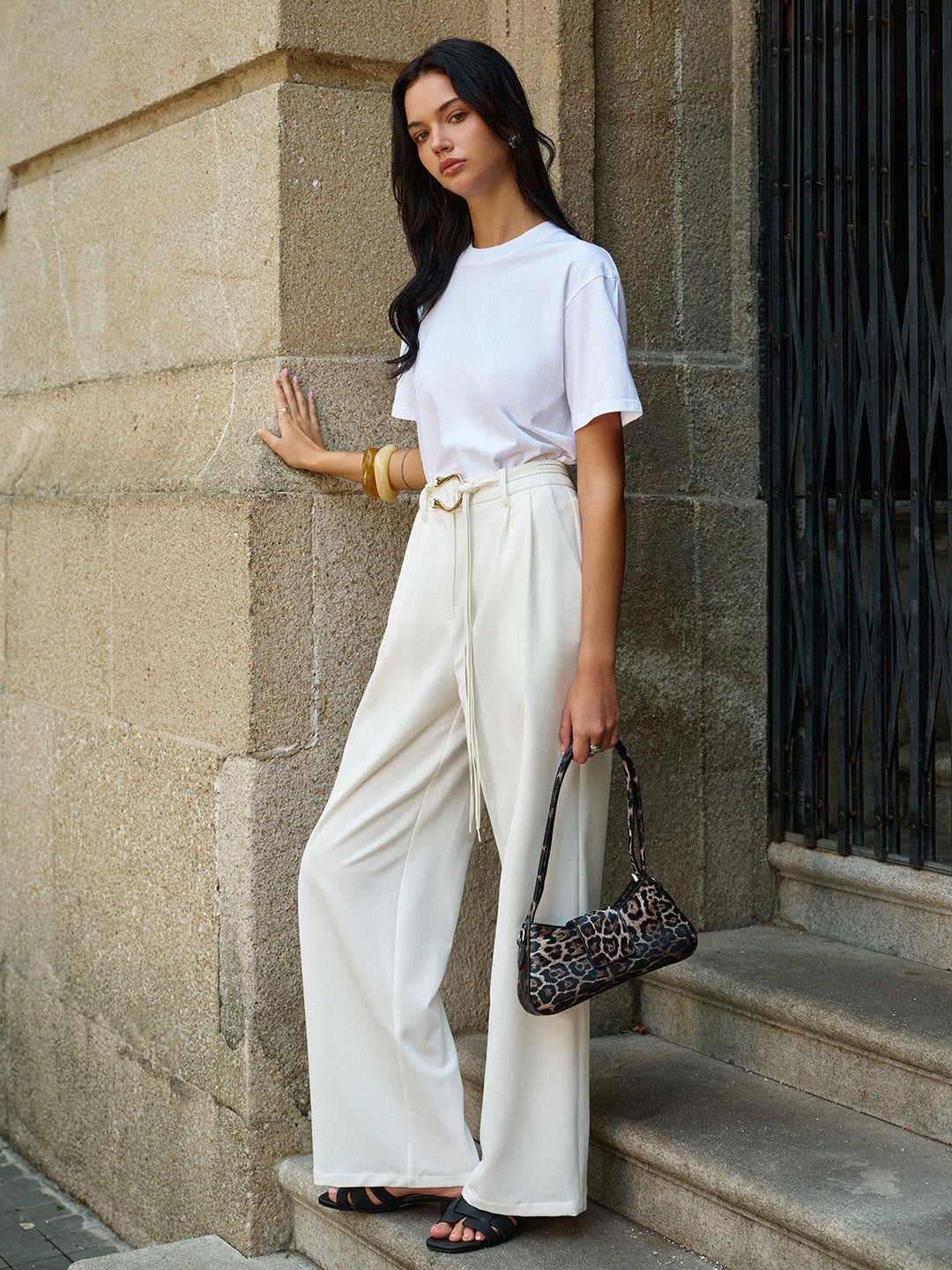 Pantalons évasés taille mi-haute ceinturés