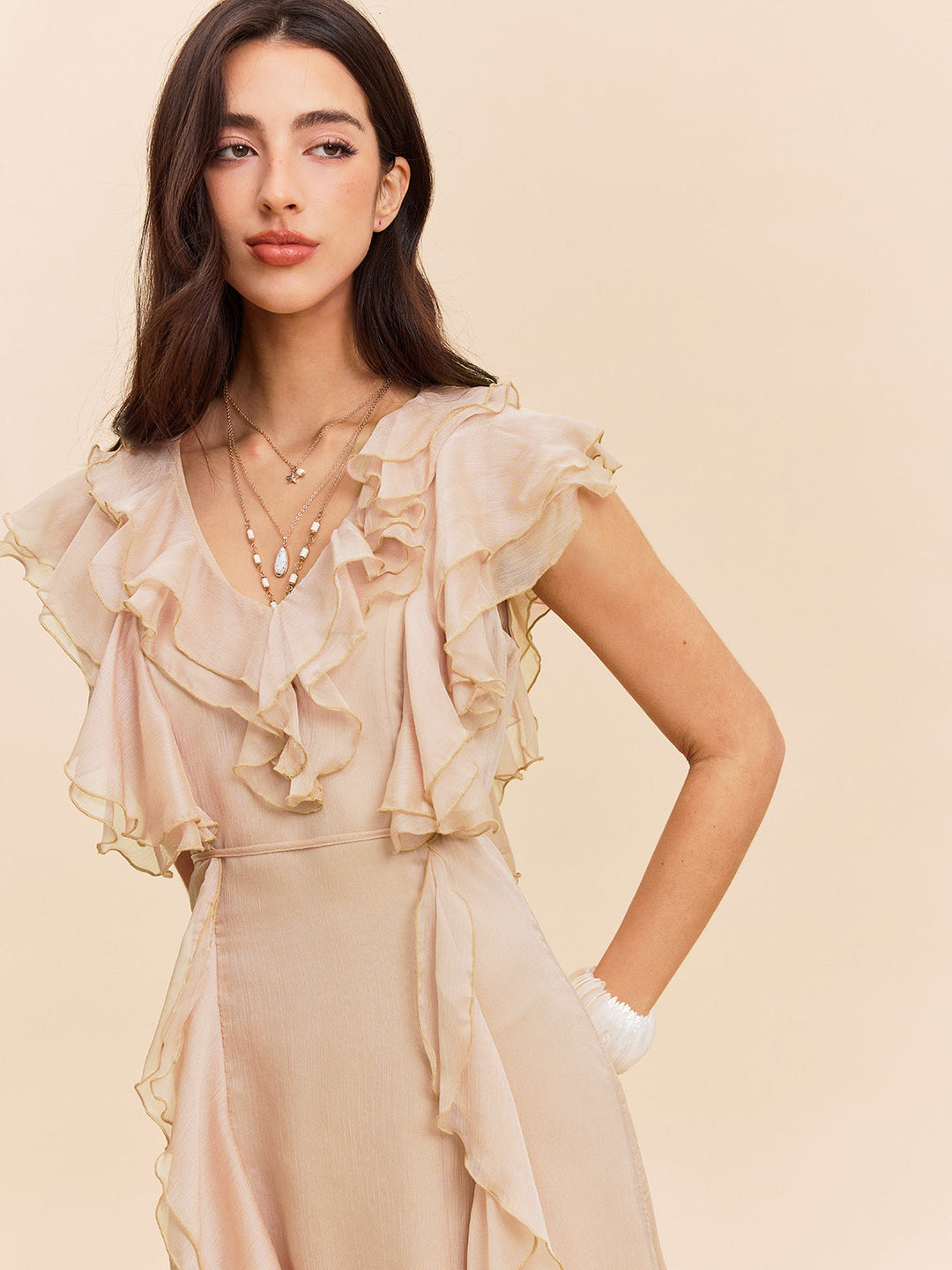 Robe à volants semi-transparente