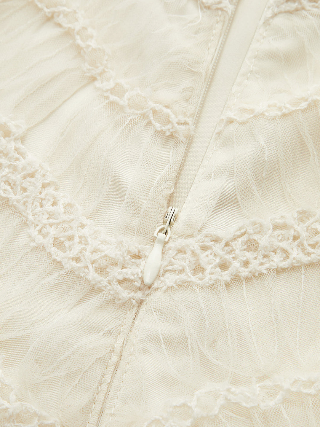 Robe en Tulle Texturé Semi-Transparent