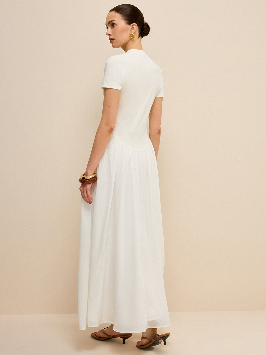 Robe Longue à Col en V et Patte de Boutonnage