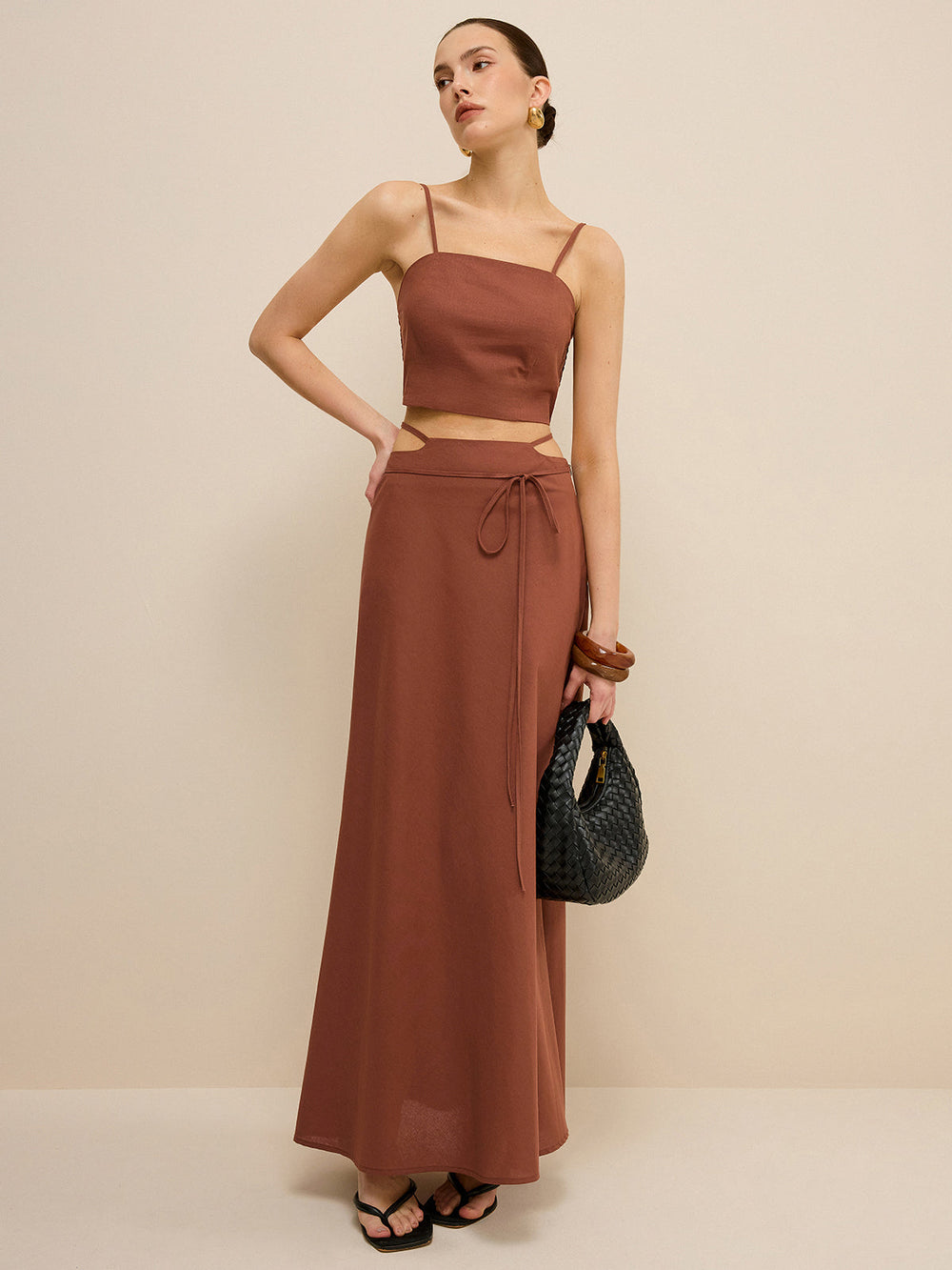 Ensemble jupe à découpe avec détail de cravate à la taille