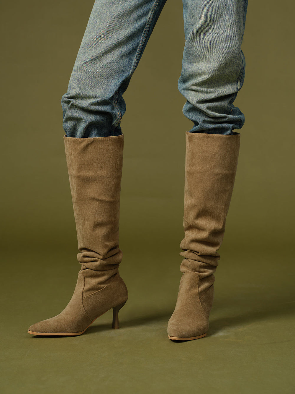 Bottes mi-mollet en daim froncé