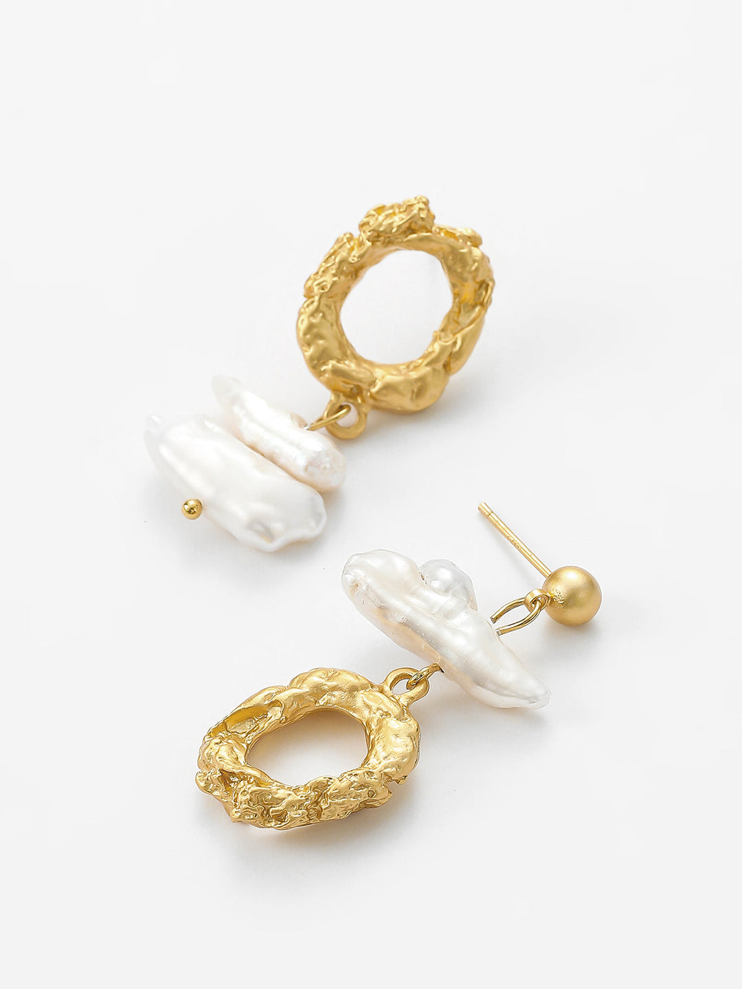 Boucles d'oreilles asymétriques en perles