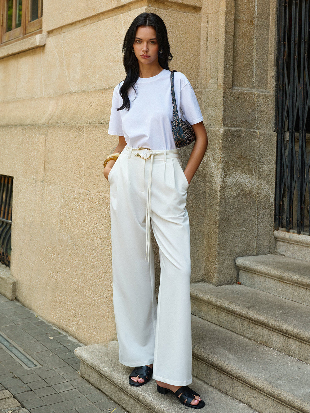 Pantalons évasés taille mi-haute ceinturés