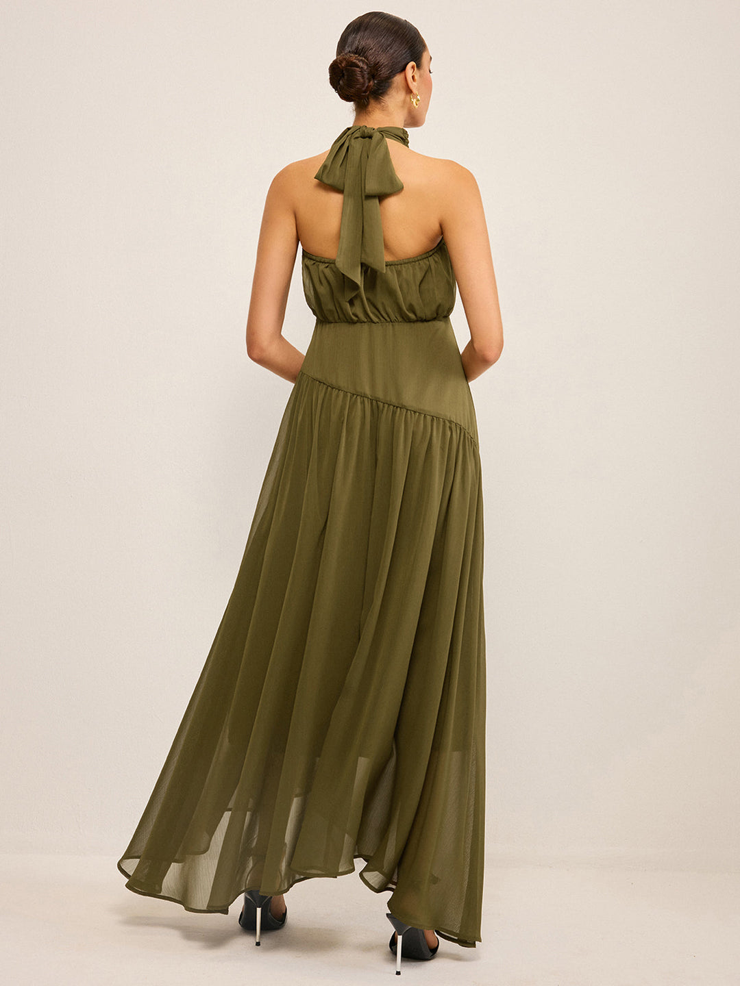 Robe Longue Semi-Transparente en Mousseline avec Col Montant et Nœud Arrière