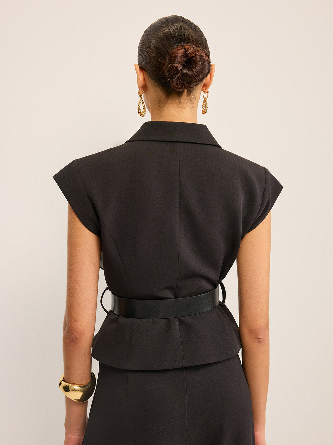 Gilet Peplum Ceinturé avec Détail de Boucle Métallique