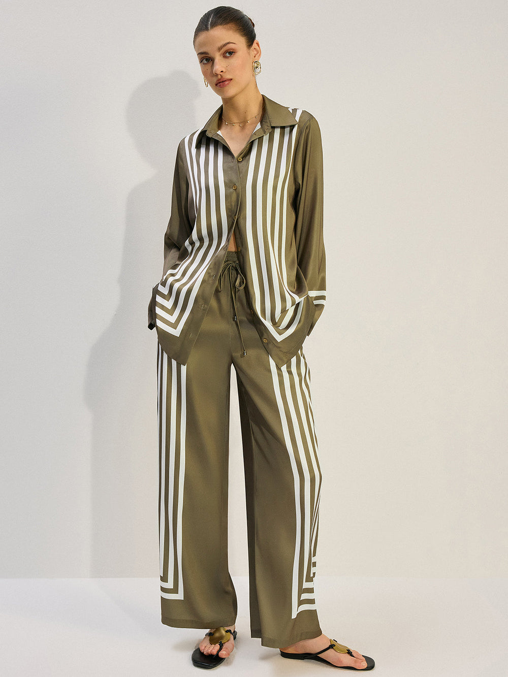 Chemise en satin à rayures