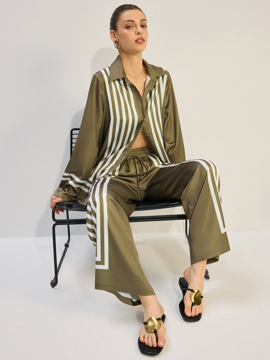 Chemise en satin à rayures