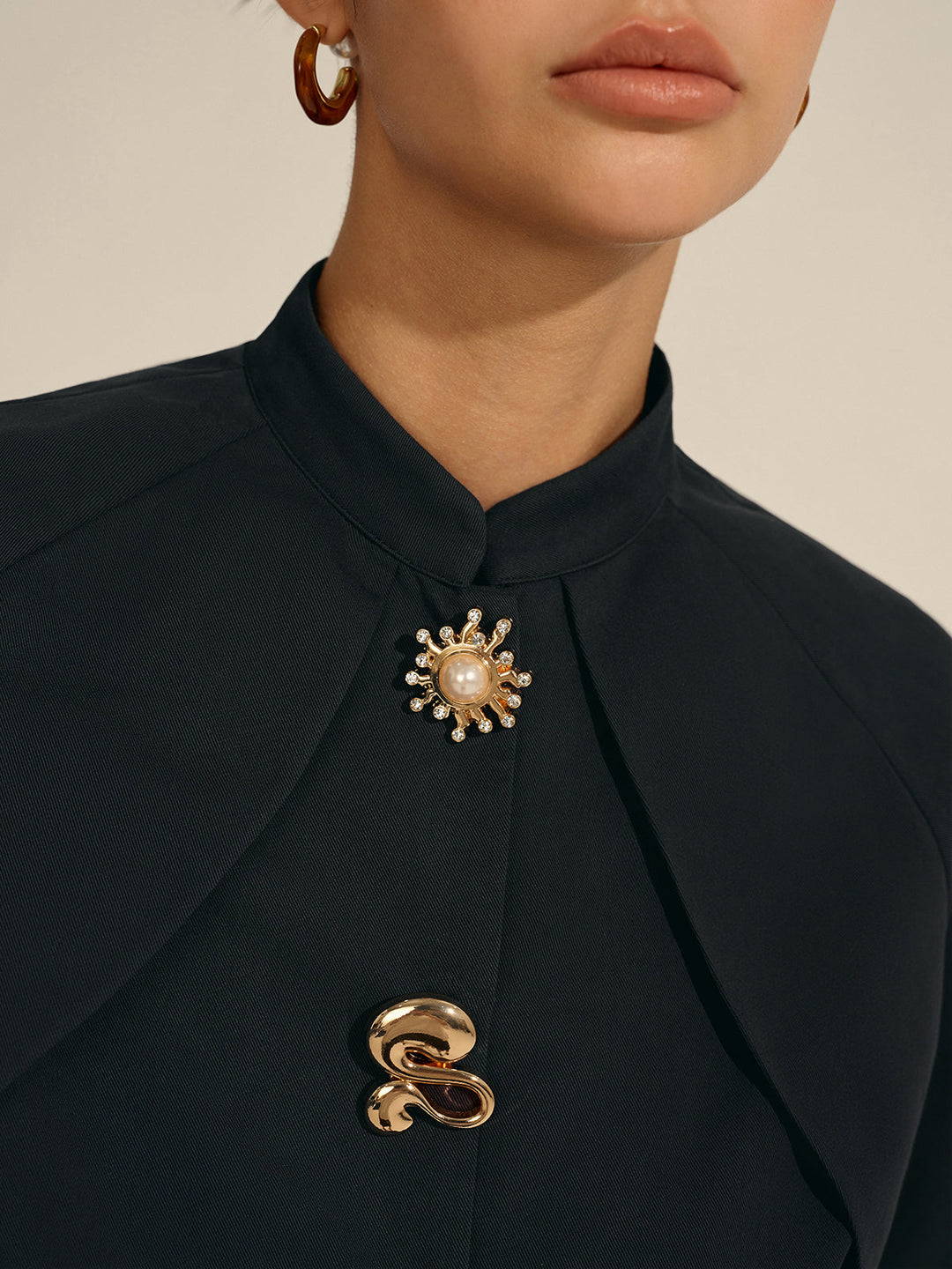 Blouse Courte Décorée en Métal