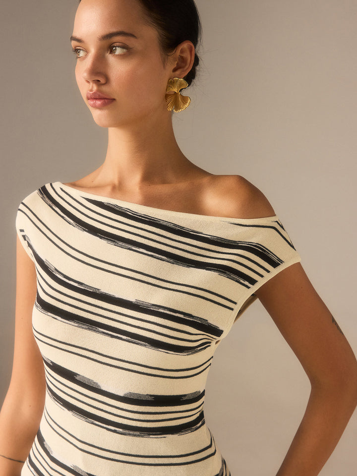Haut en tricot rayé asymétrique à épaules dénudées