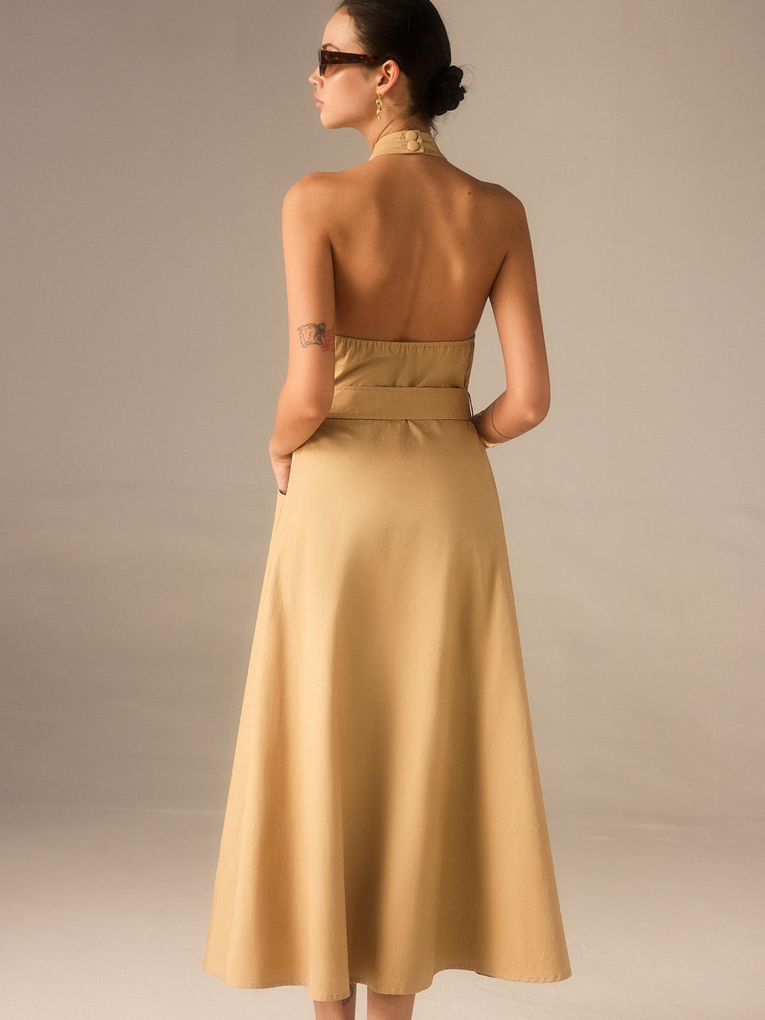 Robe Mi-longue plissée à col bénitier avec ceinture
