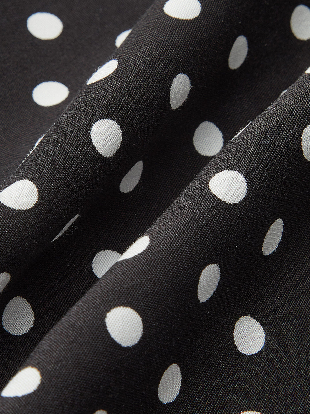 Robe à Pois avec Bordure en Dentelle