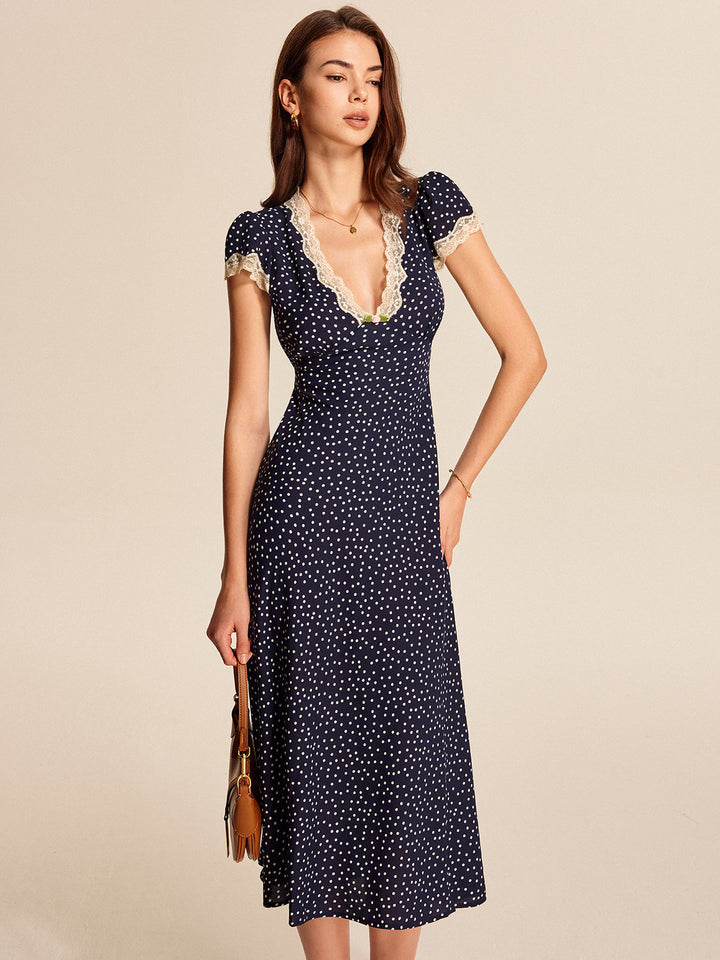 Robe à Pois avec Bordure en Dentelle