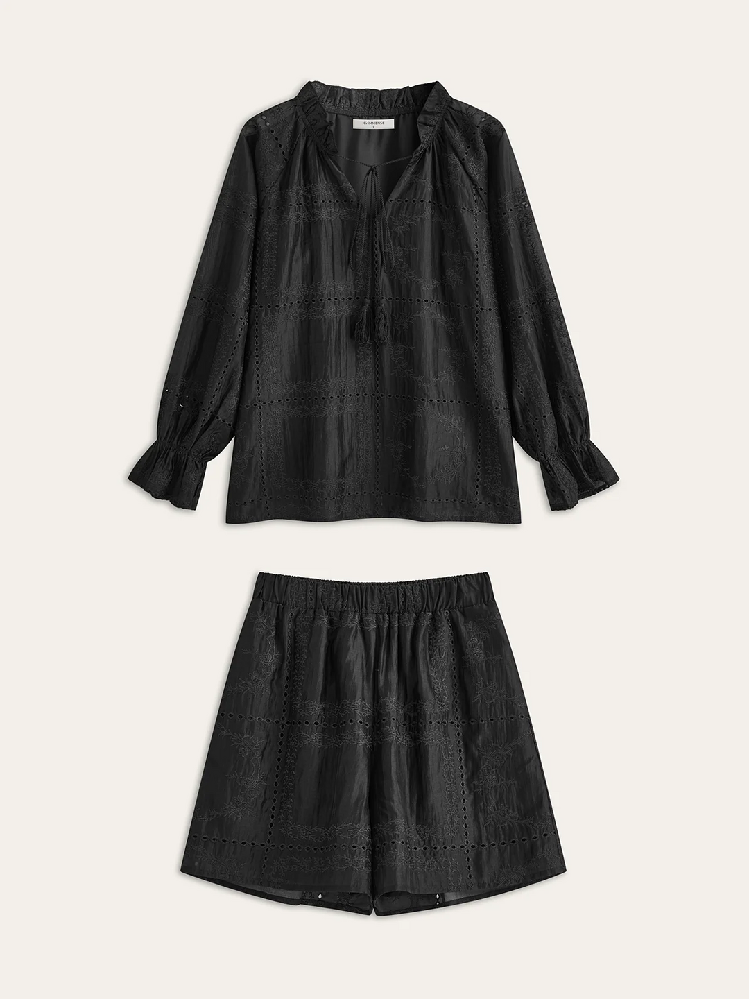 Ensemble short à manches longues et détails brodés