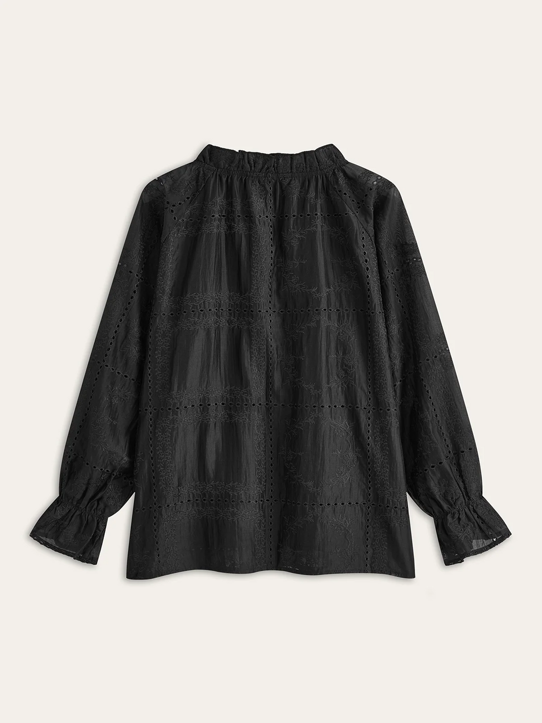 Ensemble short à manches longues et détails brodés