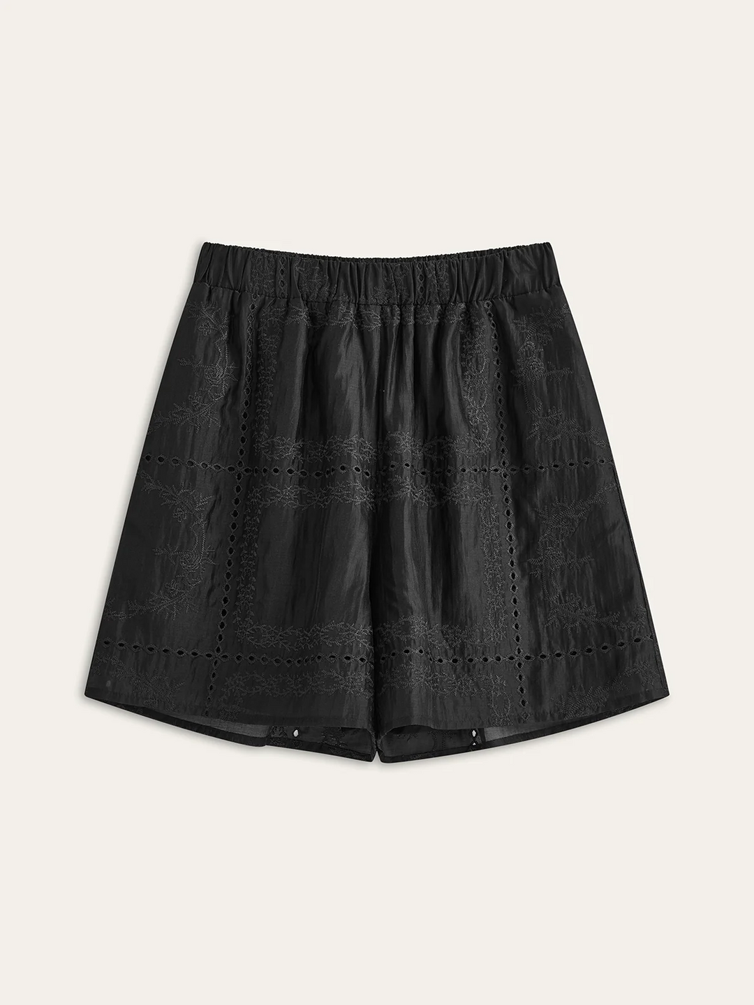 Ensemble short à manches longues et détails brodés