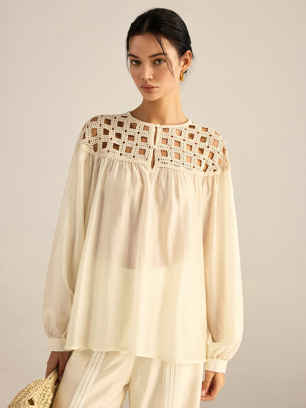Blouse en Tencel au Crochet Semi-Transparente