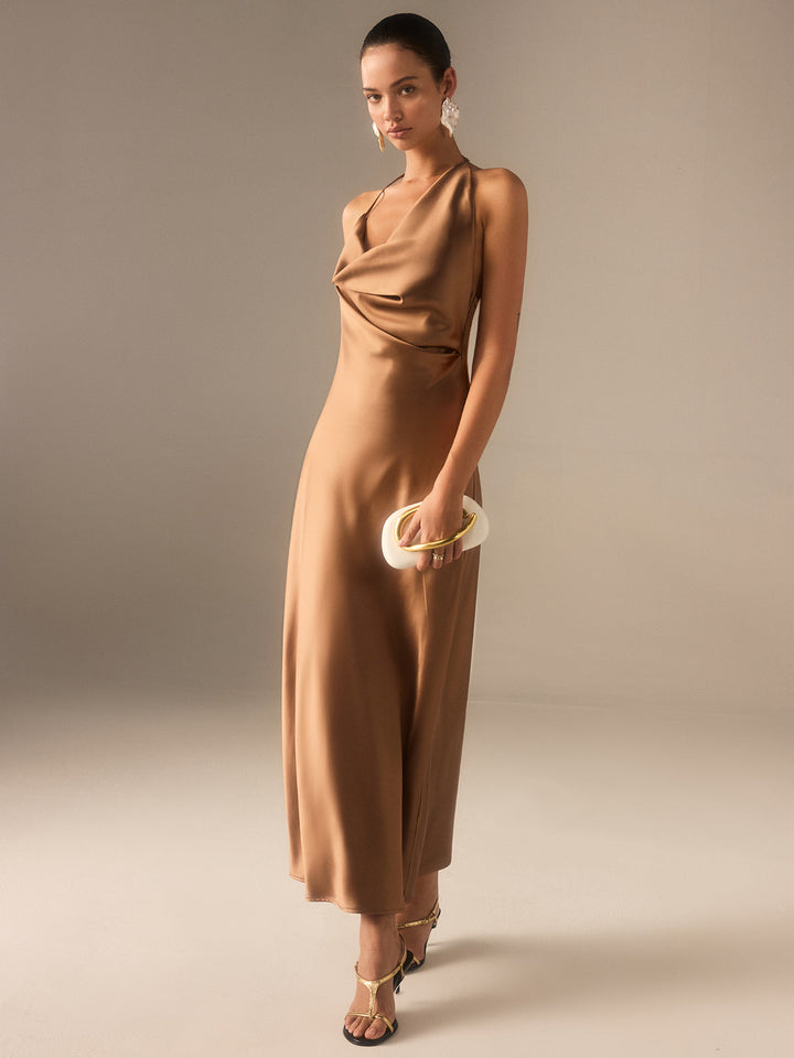 Robe Longue Dos Nu en Satin à Col Festonné