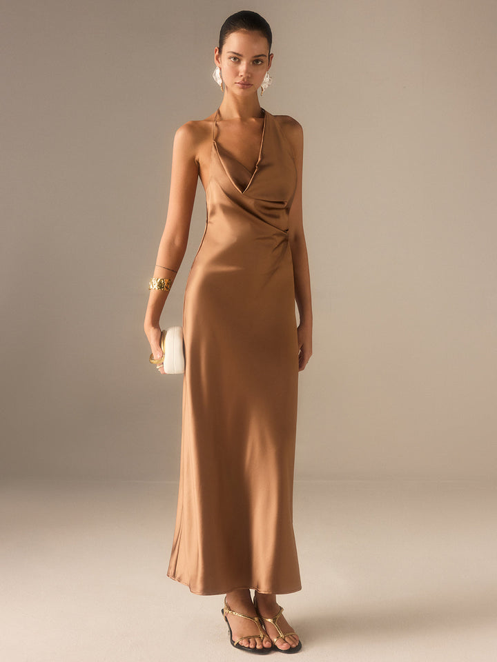 Robe Longue Dos Nu en Satin à Col Festonné