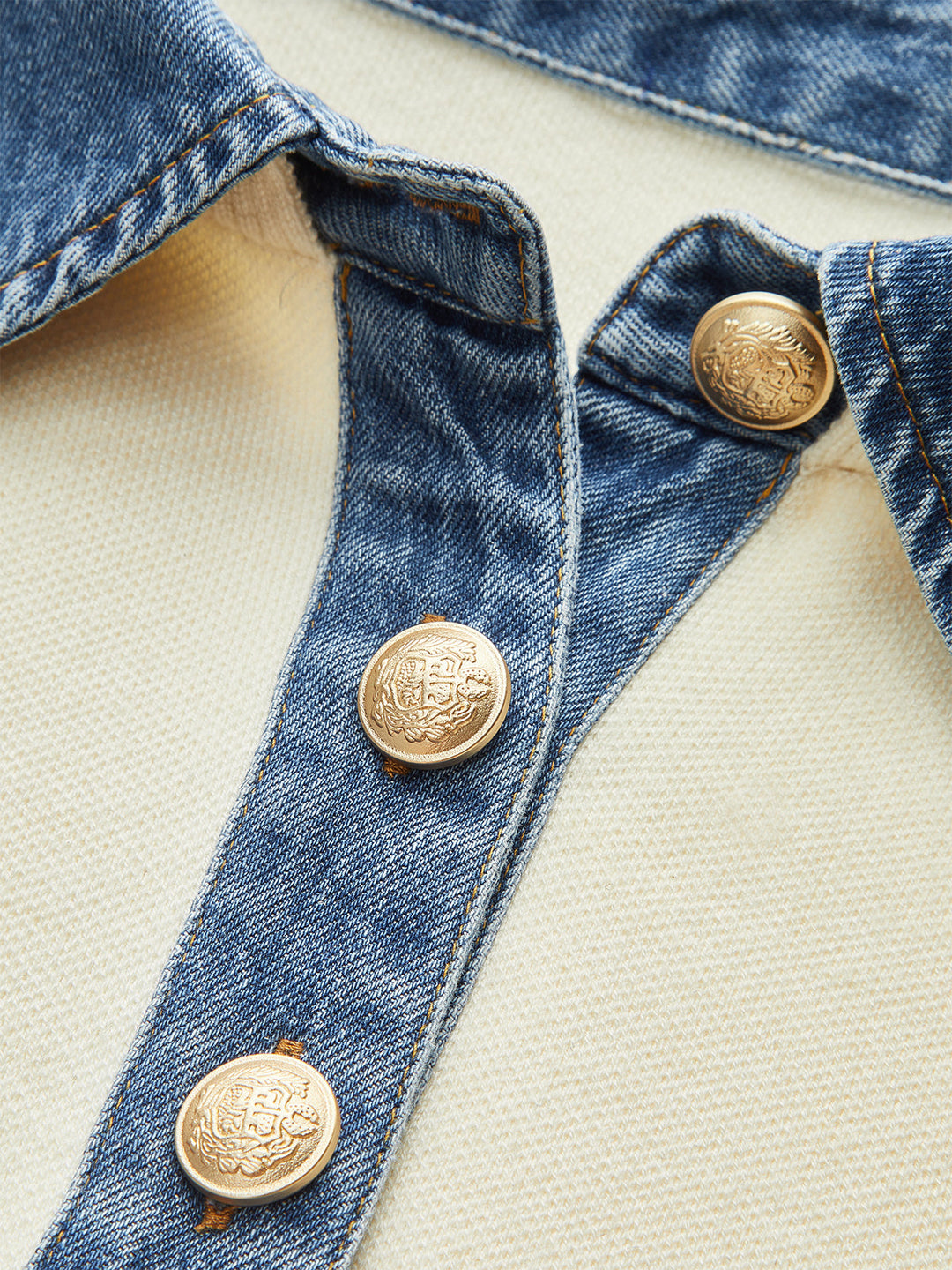 Haut en tricot à la taille cintrée avec col en jean