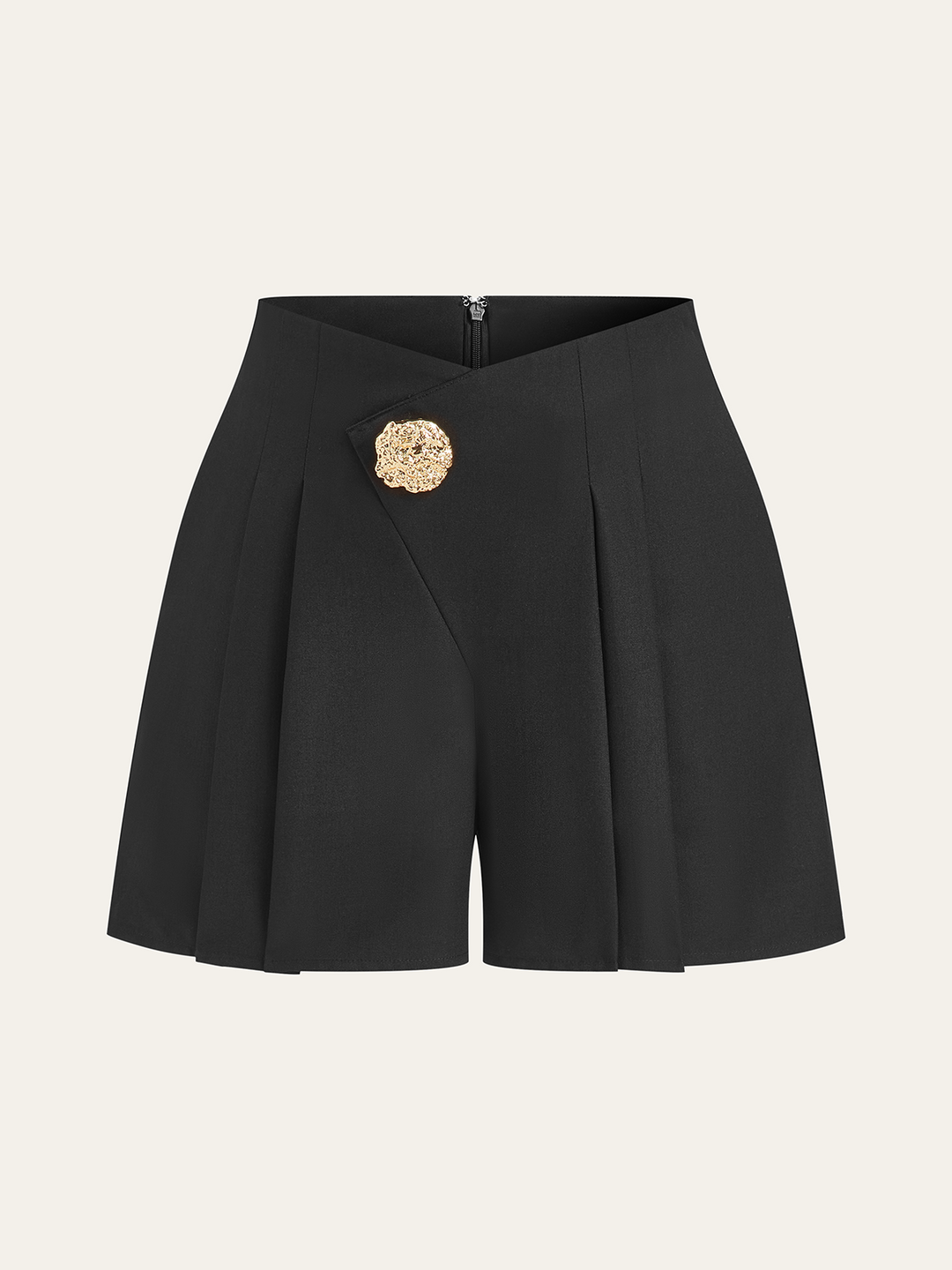 Shorts plissés taille mi-haute avec bouton métallique