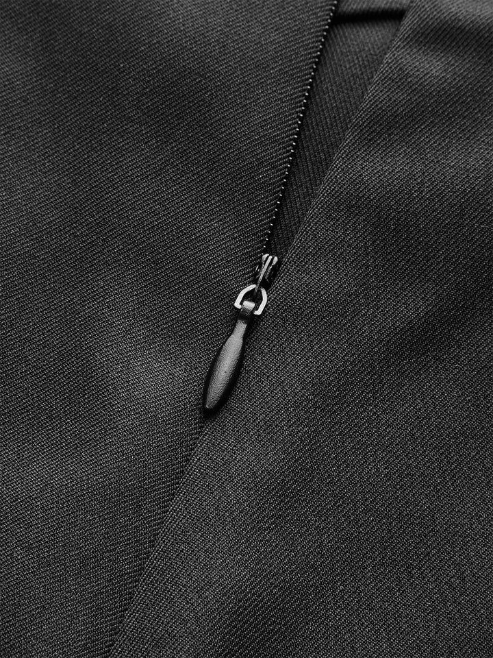 Shorts plissés taille mi-haute avec bouton métallique