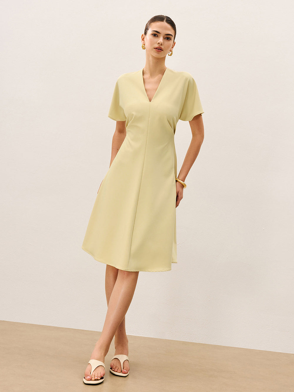 Robe Mi-longue Manches Courtes Col V