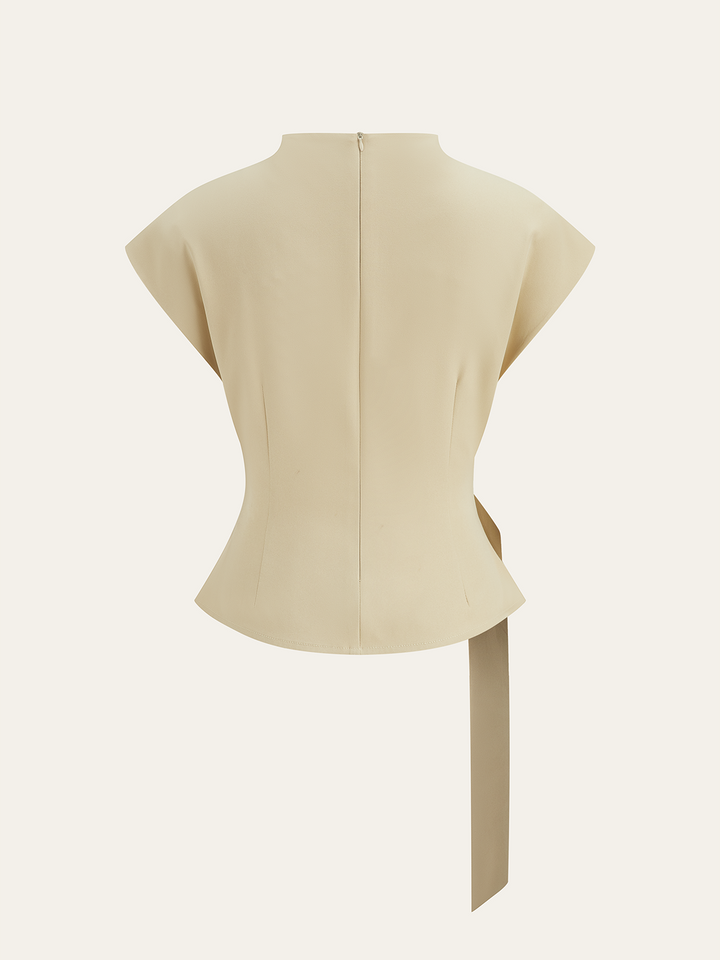 Blouse courte à manches courtes et col montant avec ceinture