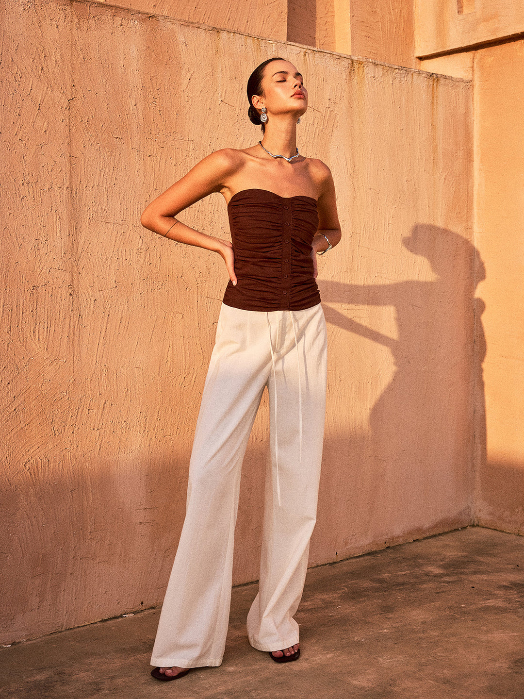 Haut bustier à volants et boutons sur le devant