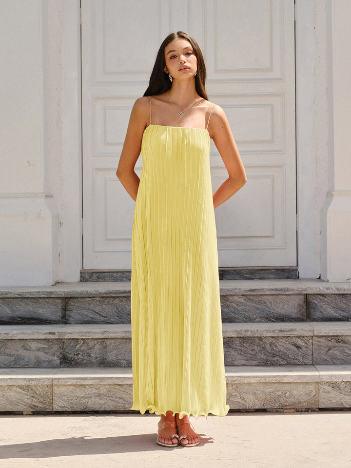 Robe Longue à Bretelles Fines et Plis Verticaux