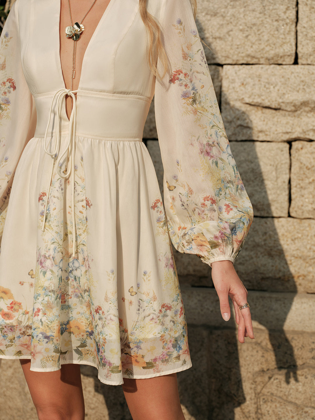 Robe à Volants et à Nouettes Florale