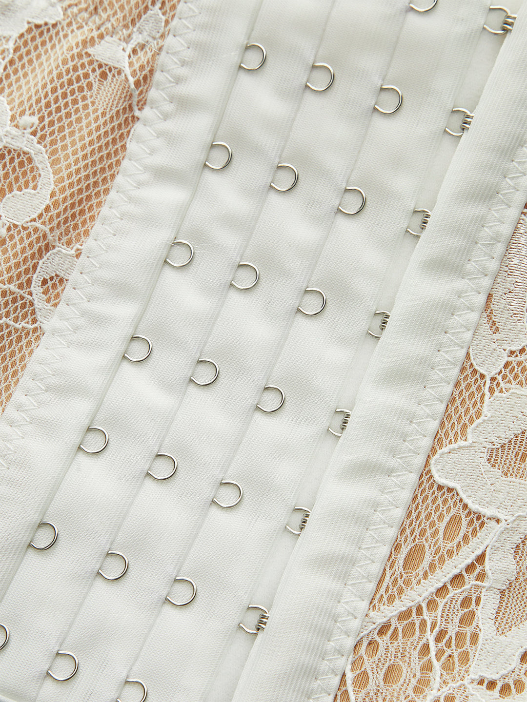 Corset en Dentelle Semi-Transparente