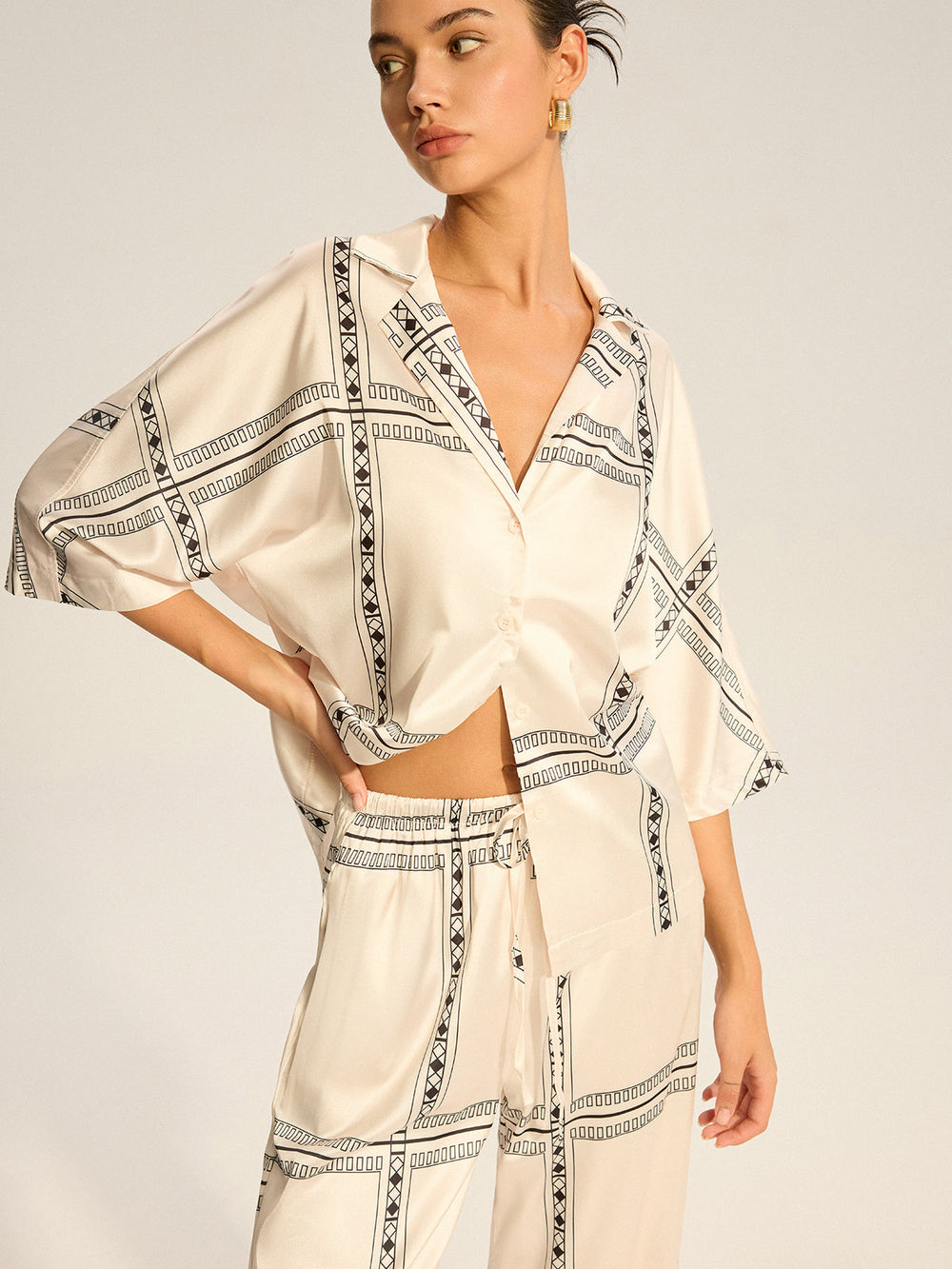 Ensemble Pantalon en Satin Imprimé Géométrique