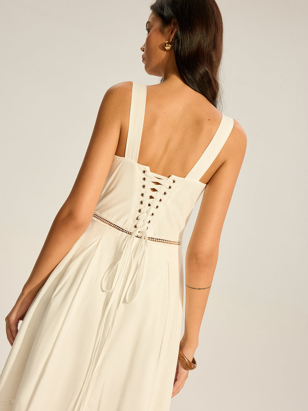 Robe Maxi en Coton avec Panneaux de Dentelle et Fermeture à Liens au Dos