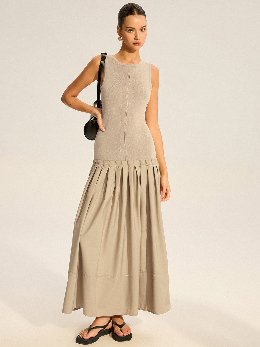 Robe Mi-Longue Plissée Sans Manches en Tricot