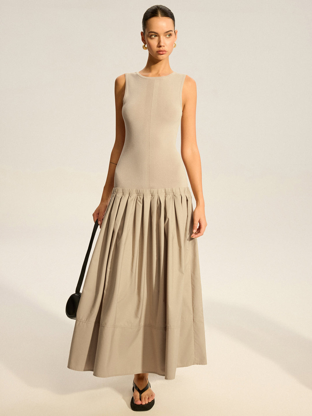 Robe Mi-Longue Plissée Sans Manches en Tricot