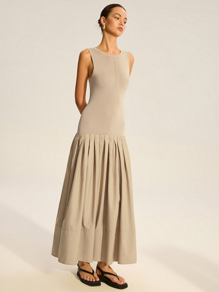 Robe Mi-Longue Plissée Sans Manches en Tricot