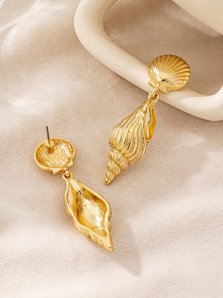 Boucles d'oreilles pendantes dorées en forme de coquillage et de conque