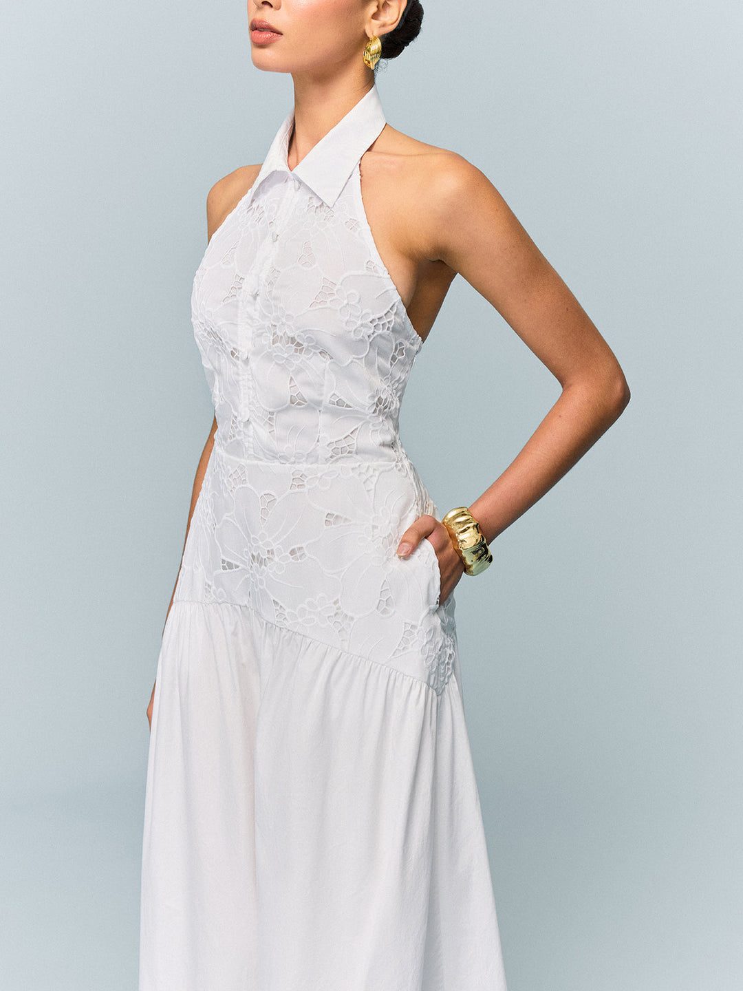 Robe à encolure dégagée à poches avec broderie et sans ceinture