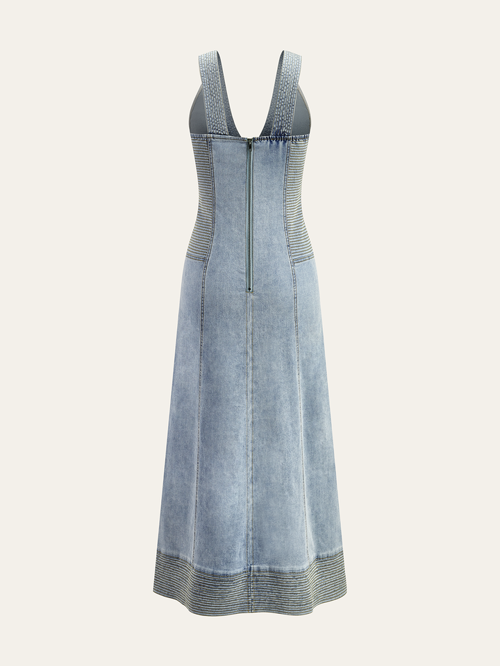 Robe sans manches en jean à boutonnage sur le devant