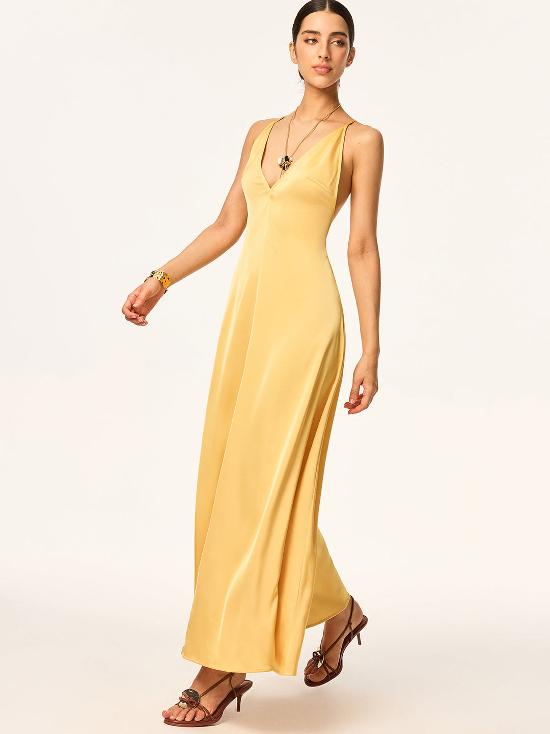 Robe Longue Satin Dos Nu à Bretelles Croisées