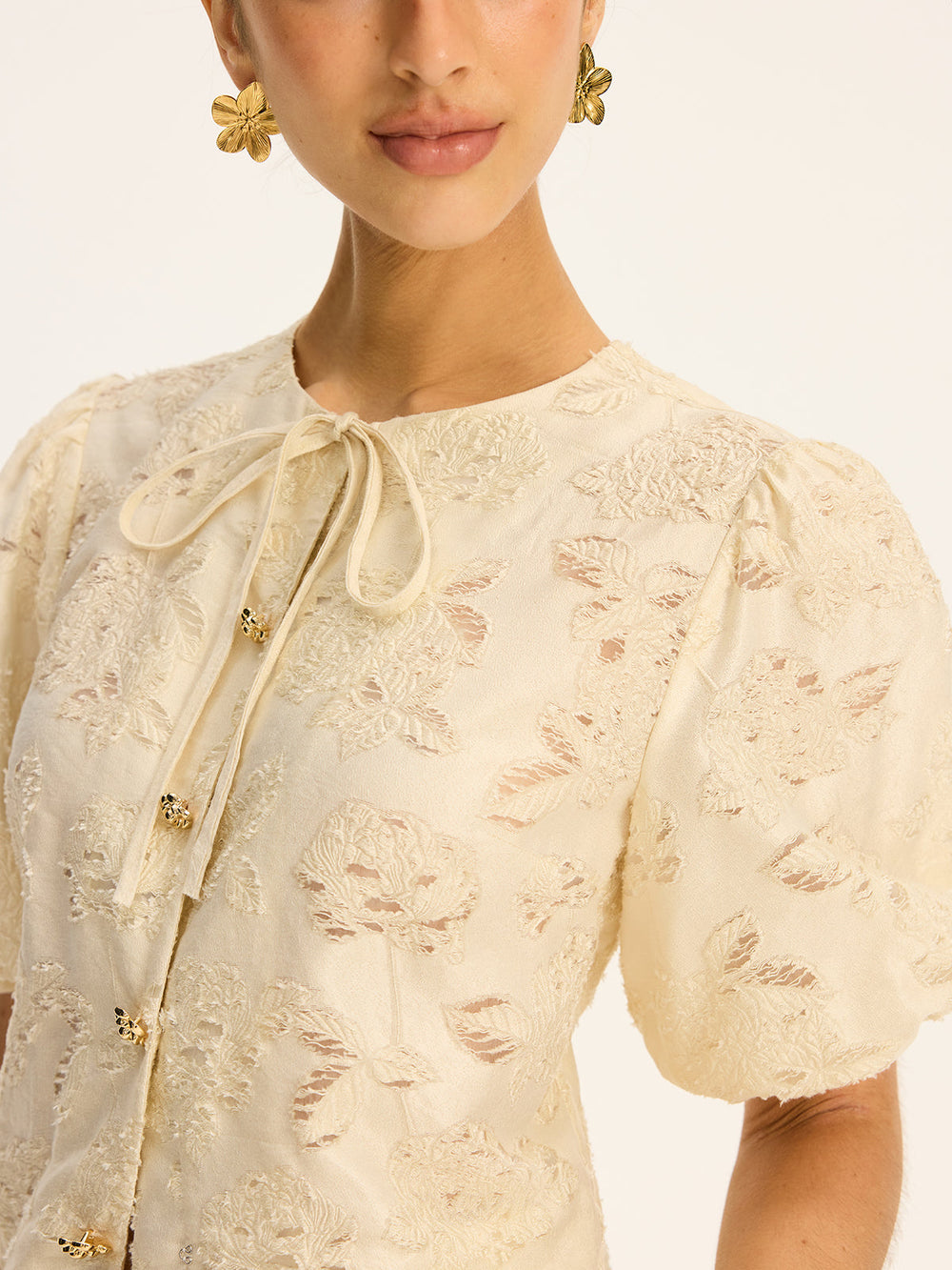 Haut en coton mélangé jacquard semi-transparent avec bouton métallique