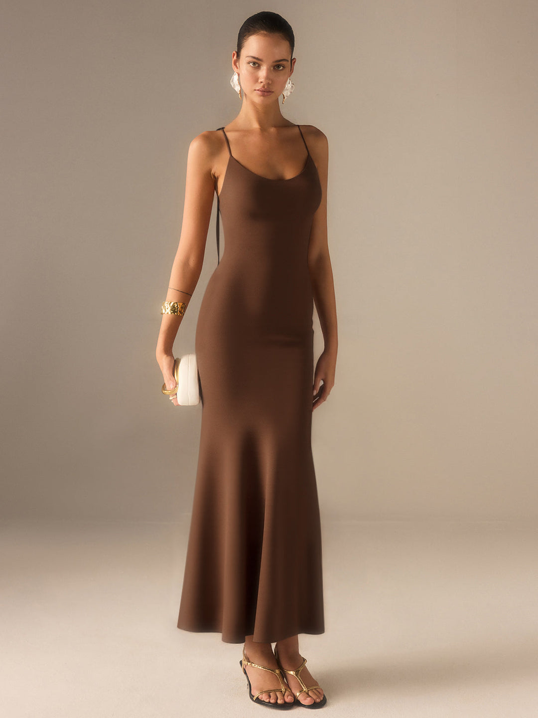 Robe Maxi en Satin à Bretelles avec Dos Noué