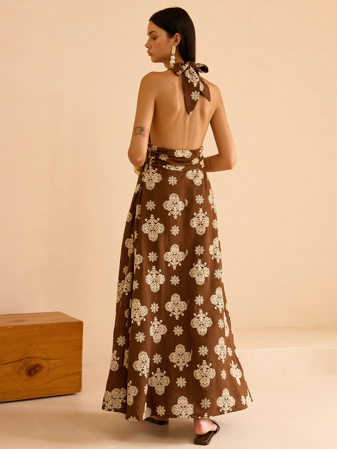 Robe Longue à Imprimé Floral avec Col Dos-nu et Poches